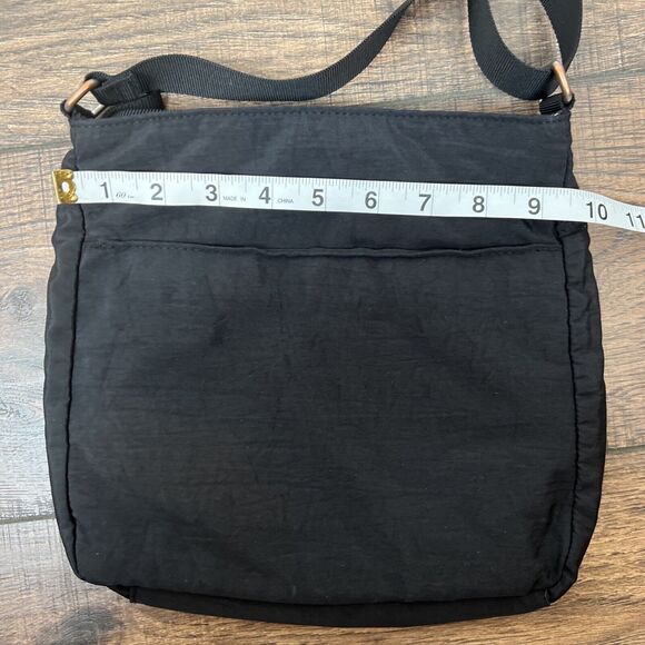 Baggallini Midnight Crossbody Bag - Picture 12 of 13